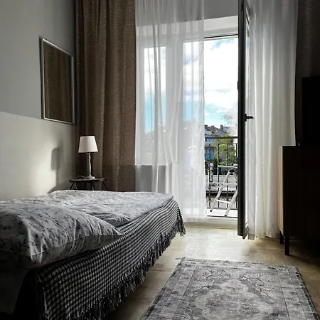 ホームステイ Wiosenna コウォブジェク